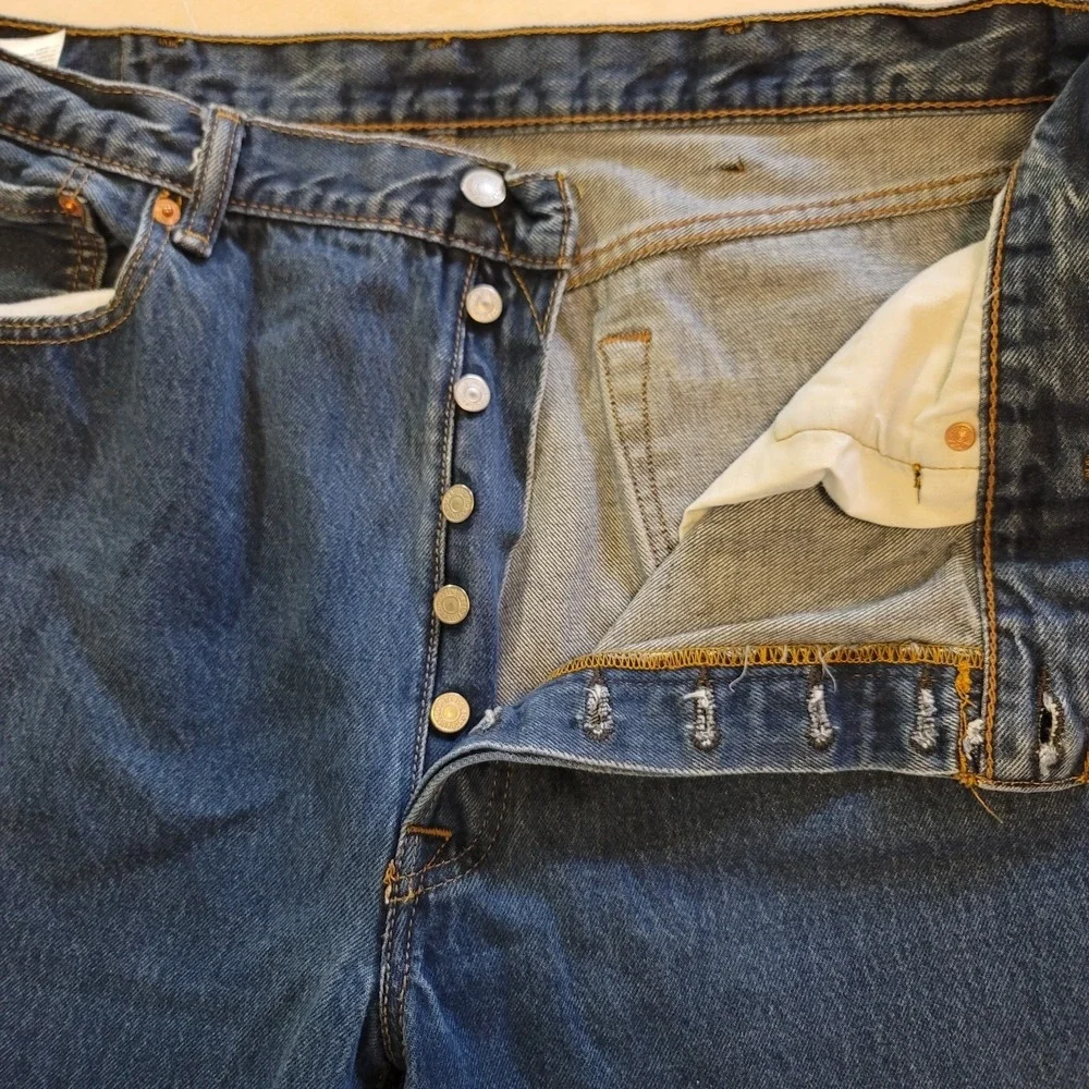 Levi's 501 Original Fit Jeans Mens 42x30 Blue Straight Leg Button Fly 00501-0000